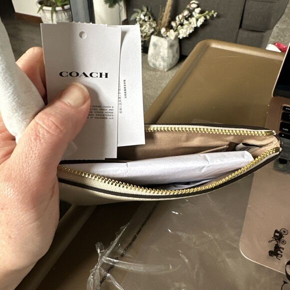 COACH Corner Zip Wristlet Pebbled Leather Gold and Chalk w/TAGS $88 - Picture 13 of 13